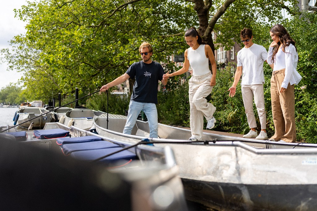 Embarquement au ponton Boats4rent vis-à-vis du Nassaukade 155